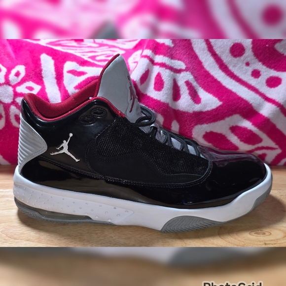 Used Jordan Men's Max Aura 2 Sneakers - Picture 3 of 12